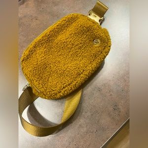 Lululemon fleece belt bag- burnt caramel